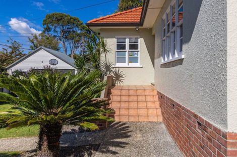 Photo of property in 40 Te Kawa Road, Greenlane, Auckland, 1061