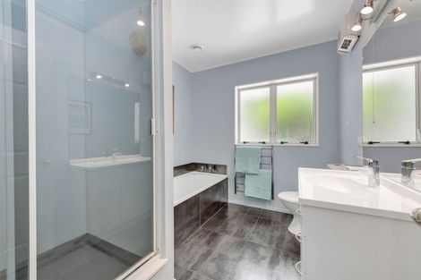 Photo of property in 38 Polo Prince Drive, Totara Park, Manurewa, 2576