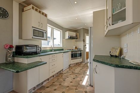 Photo of property in 22 Rhodes Drive, Kelvin Grove, Palmerston North, 4414