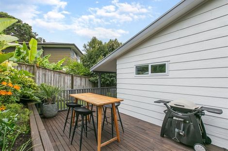 Photo of property in 2/34 Lambrown Drive, Totara Vale, Auckland, 0629
