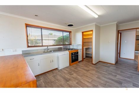Photo of property in 12 Timaru Road, Waimate, 7924