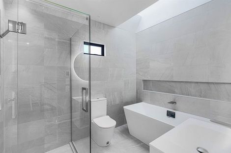 Photo of property in 1a Mcfaddens Road, St Albans, Christchurch, 8052