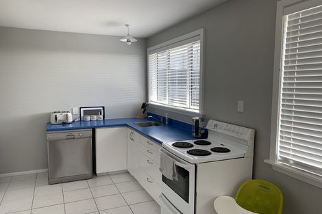 Photo of property in 100 Northcote Road, Northcote, Christchurch, 8052