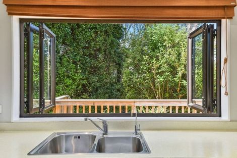 Photo of property in 19 Chatham Avenue, Paremoremo, Auckland, 0632