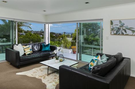Photo of property in 1/40 Beulah Avenue, Rothesay Bay, Auckland, 0630