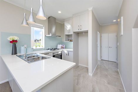 Photo of property in 14 Warbler Crescent, Papakura, 2110