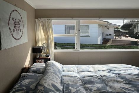 Photo of property in 44 Harmel Road, Glendene, Auckland, 0602