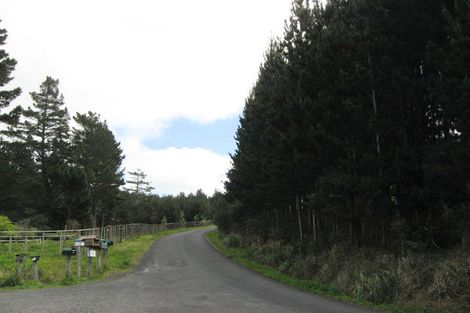 Photo of property in 77 Anzac Road, Waitakere, Auckland, 0816