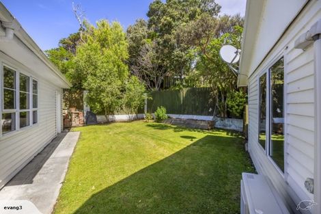 Photo of property in 21 Taupo Crescent, Plimmerton, Porirua, 5026