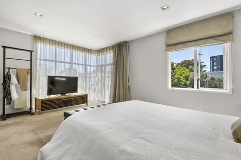 Photo of property in 96a Anzac Street, Takapuna, Auckland, 0622