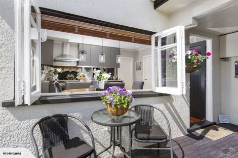 Photo of property in 521a Devonport Road, Tauranga South, Tauranga, 3112