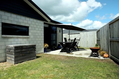 Photo of property in 54 Harding Drive, Papamoa Beach, Papamoa, 3118