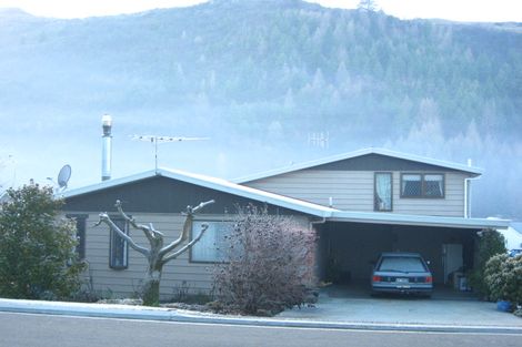 Photo of property in 57 Devon Street, Arrowtown, 9302