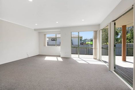 Photo of property in 2/112 Parkhurst Road, Parakai, 0830