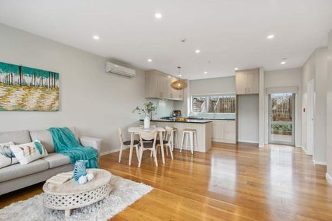 Photo of property in 1/147 Albany Highway, Unsworth Heights, Auckland, 0632