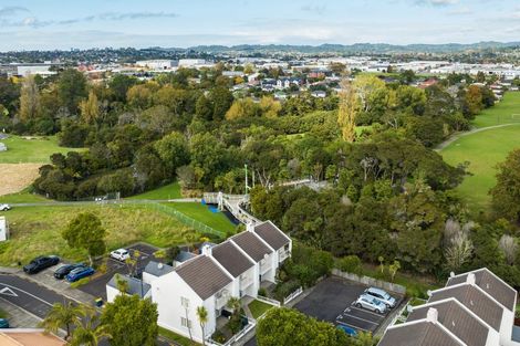 Photo of property in 95 Winery Way, Henderson, Auckland, 0612