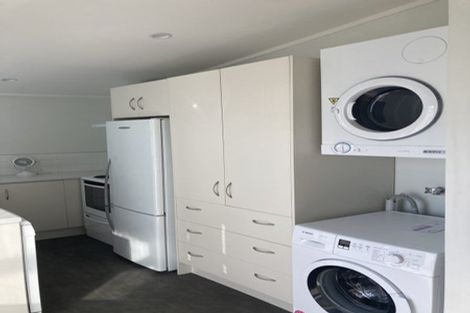 Photo of property in 17 Queens Drive, Kilbirnie, Wellington, 6022