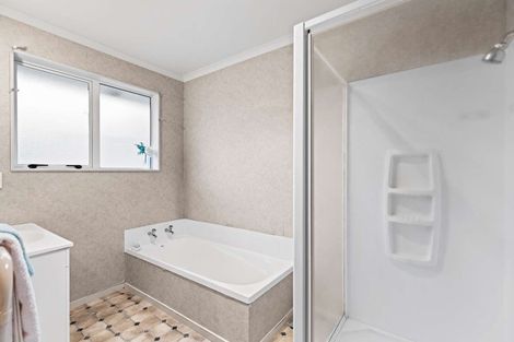 Photo of property in 5 Boston Parade, Kelvin Grove, Palmerston North, 4414