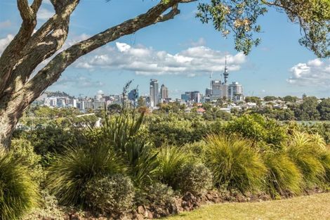 Photo of property in 92d Ngataringa Road, Devonport, Auckland, 0624