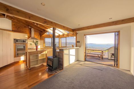 Photo of property in 252 Normandale Road, Normandale, Lower Hutt, 5010