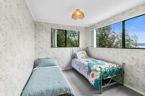 Photo of property in 15 Karaka Street, Eastbourne, Lower Hutt, 5013