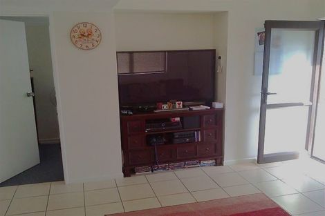 Photo of property in 19 Gossamer Drive, Pakuranga Heights, Auckland, 2010