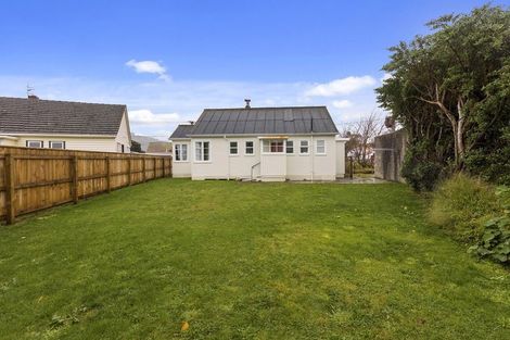 Photo of property in 2 Avery Grove, Boulcott, Lower Hutt, 5011