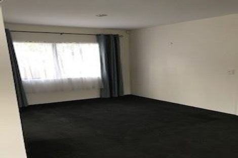 Photo of property in 33 Helleur Road, Massey, Auckland, 0614