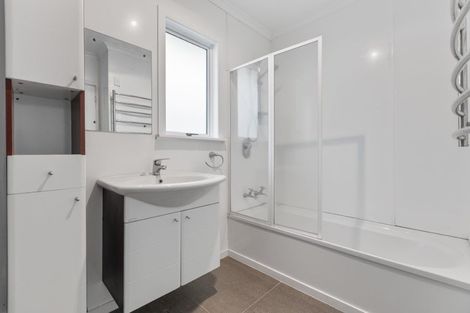 Photo of property in 31 Queens Road, Glen Avon, New Plymouth, 4312