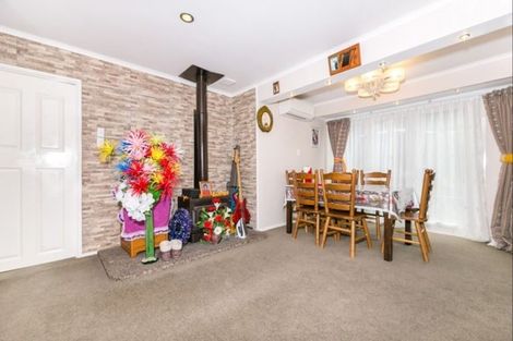 Photo of property in 61 Oreil Avenue, West Harbour, Auckland, 0618