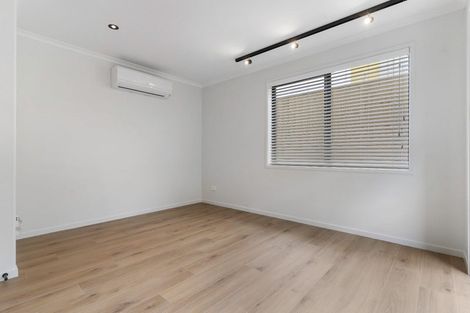 Photo of property in 1092a Great North Road, Point Chevalier, Auckland, 1022