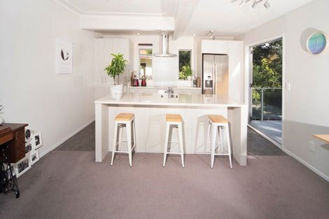 Photo of property in 44 Minnehaha Avenue, Titirangi, Auckland, 0604