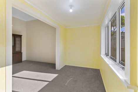 Photo of property in 32 Ngamotu Road, Moturoa, New Plymouth, 4310