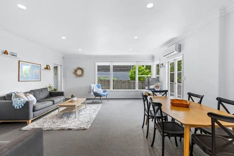 Photo of property in 27 Norcross Avenue, Henderson, Auckland, 0612