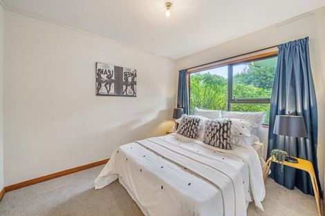 Photo of property in 16a Parklands Drive, Karori, Wellington, 6012
