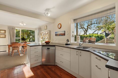 Photo of property in 32 Rosedale Place, Avonhead, Christchurch, 8042