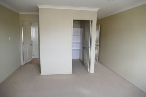 Photo of property in 22 Walter Haddrell Crescent, Flat Bush, Auckland, 2016
