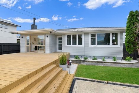 Photo of property in 13 Stokes Avenue, Te Atatu Peninsula, Auckland, 0610