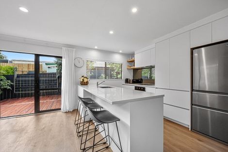 Photo of property in 51 Makiri Street, Helensville, 0800