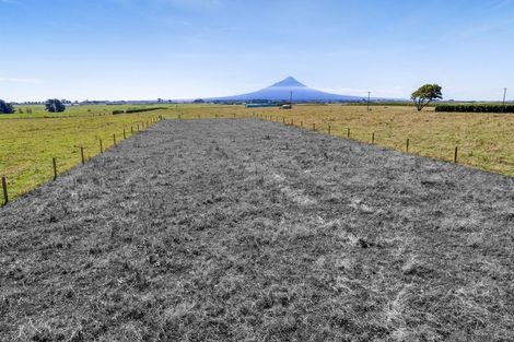 Photo of property in 5778 Mountain Road, Normanby, Hawera, 4673