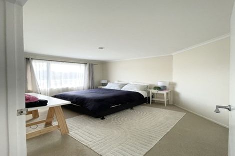 Photo of property in 38 Hewlett Road, Massey, Auckland, 0614