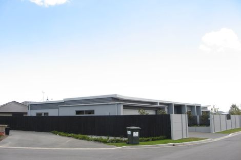 Photo of property in 2 Stoneleigh Green, Parklands, Christchurch, 8083