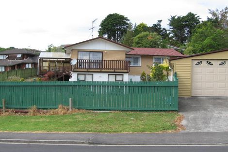 Photo of property in 5 Taupiko Place, Green Bay, Auckland, 0604