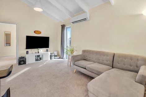 Photo of property in 1/2 Roberts Road, Glenfield, Auckland, 0629