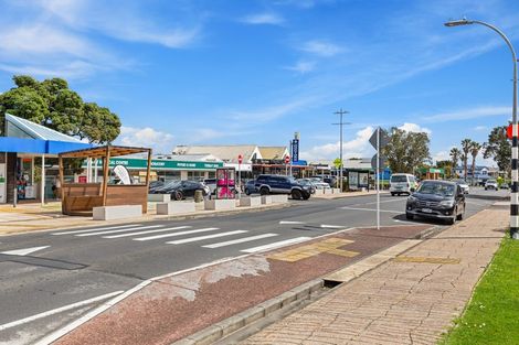 Photo of property in 1/893 Beach Road, Waiake, Auckland, 0630