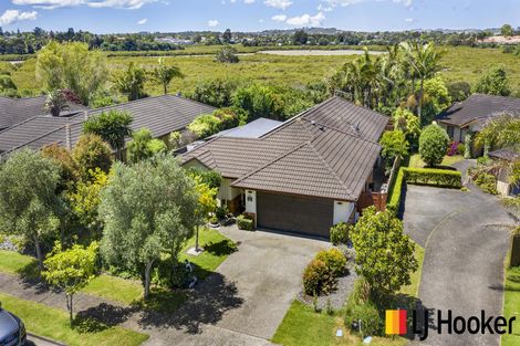 Photo of property in 11 Allerton Place, Wattle Downs, Auckland, 2103