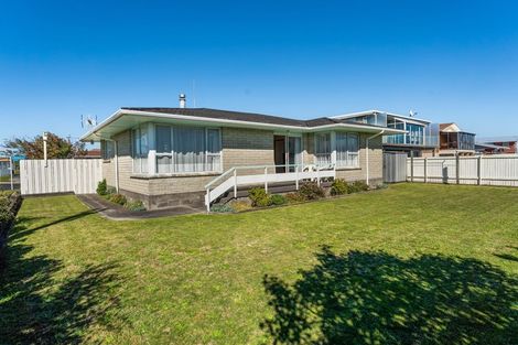 Photo of property in 2 Carver Place, Lynmouth, New Plymouth, 4310