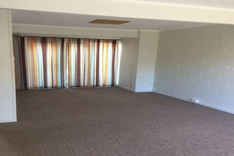 Photo of property in 2/26 Bayview Road, Hauraki, Auckland, 0622