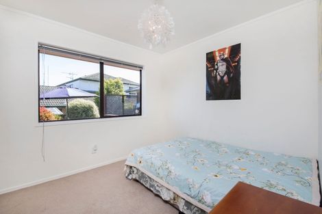 Photo of property in 13 Fieldstone Court, Northpark, Auckland, 2013