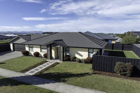 Photo of property in 74a Shillingford Boulevard, Rolleston, 7615